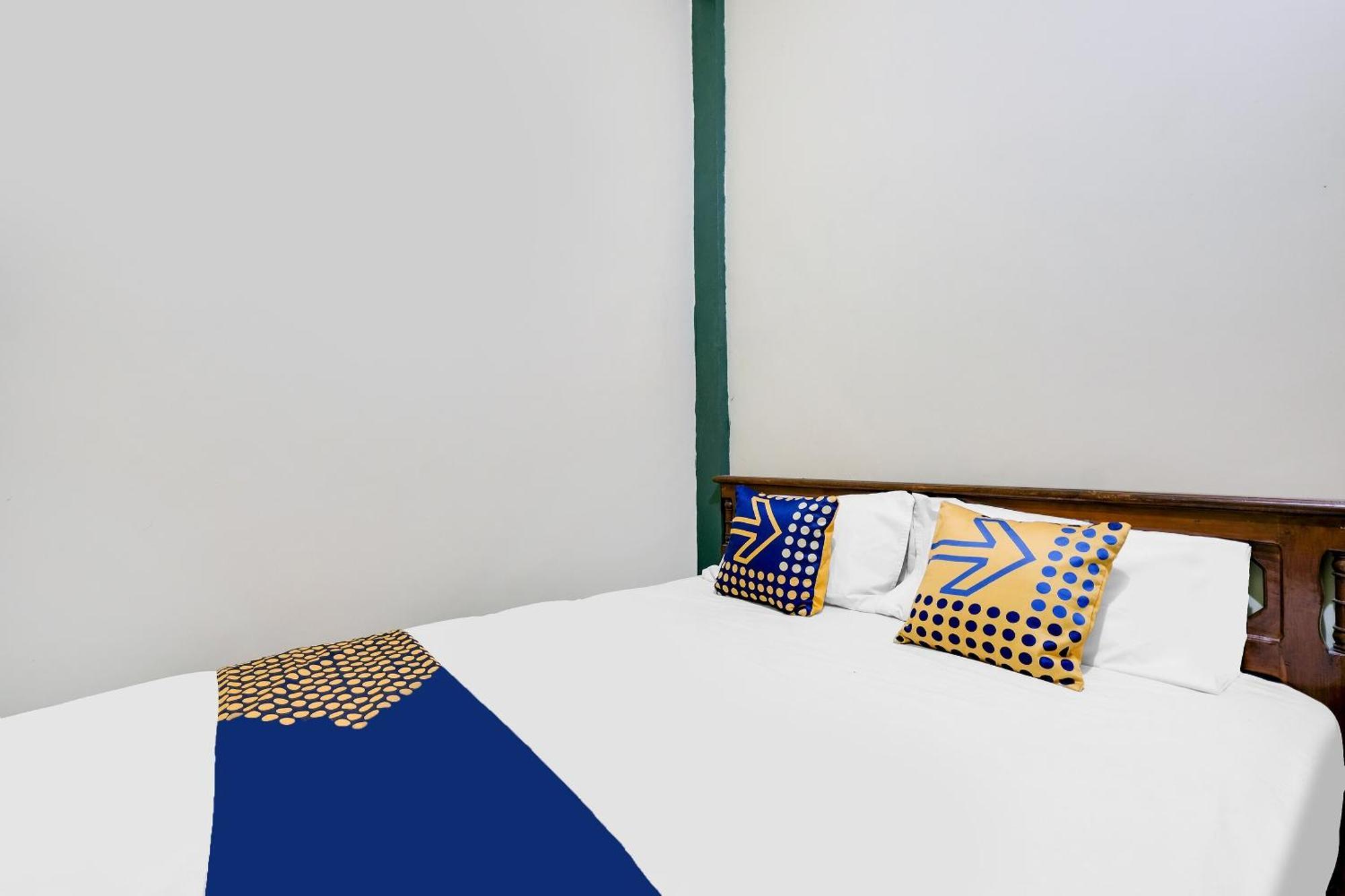 Spot On 92068 Pudja Kesuma Homestay Syariah Yogyakarta Esterno foto