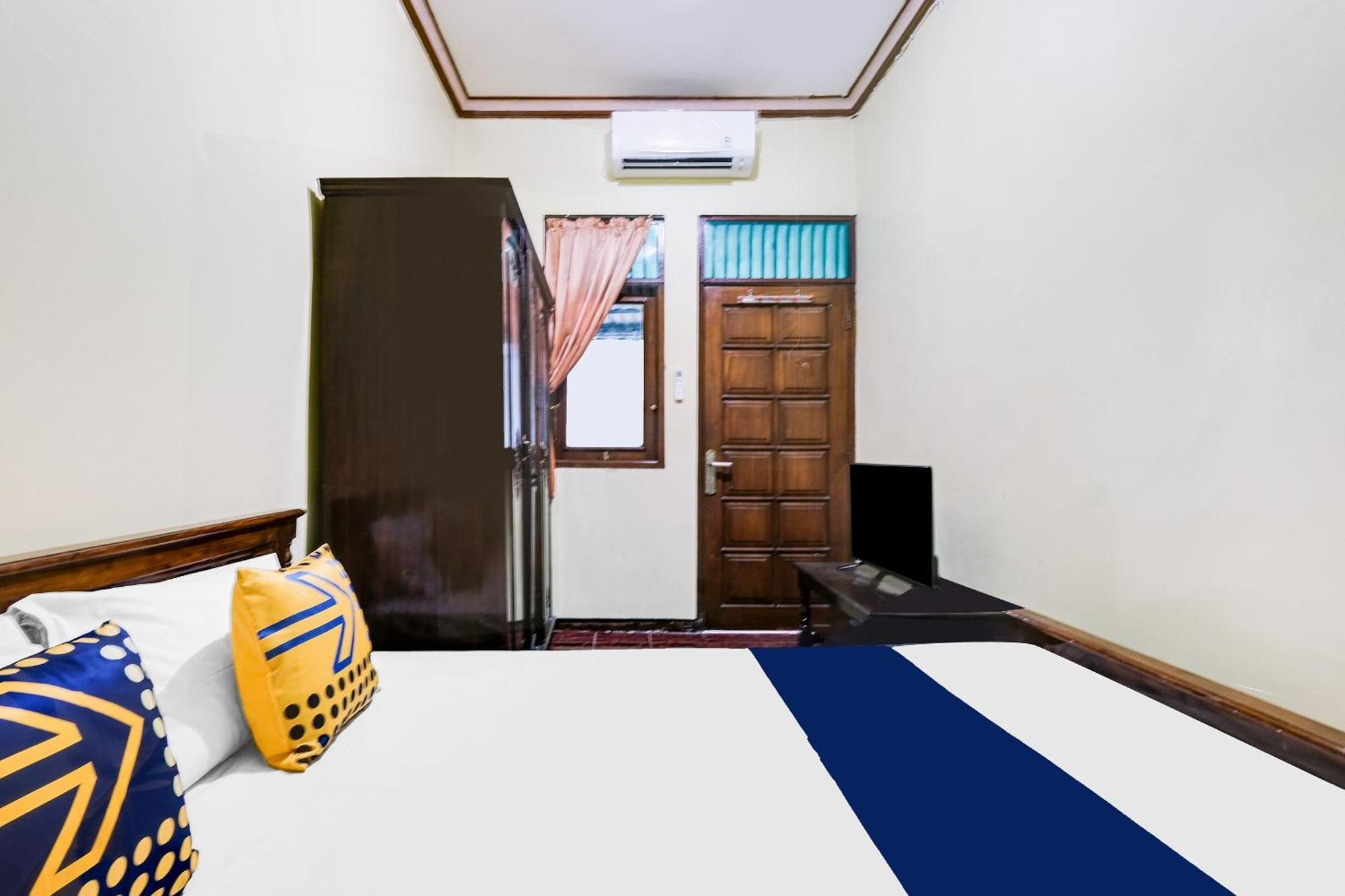 Spot On 92068 Pudja Kesuma Homestay Syariah Yogyakarta Esterno foto
