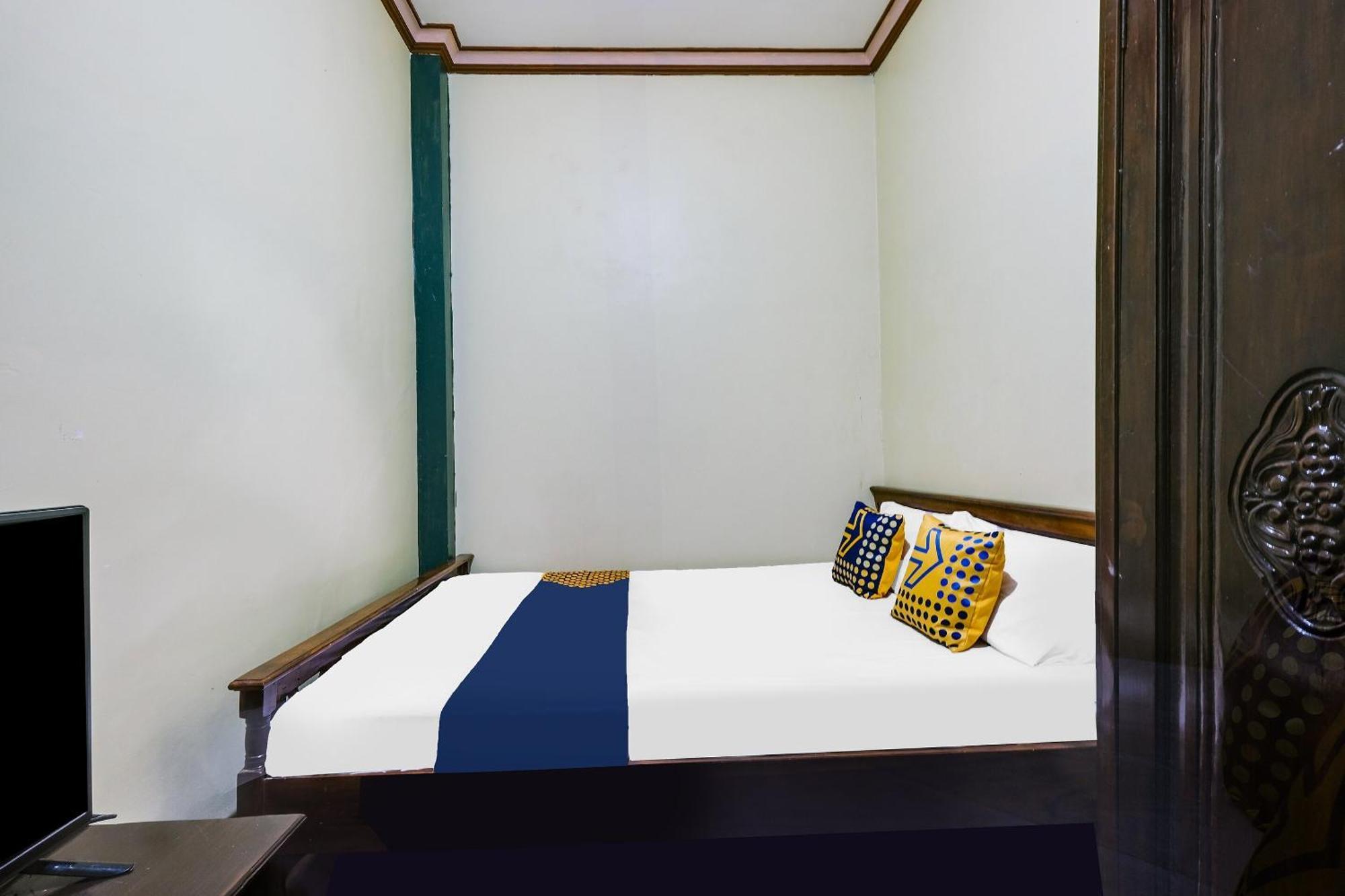 Spot On 92068 Pudja Kesuma Homestay Syariah Yogyakarta Esterno foto