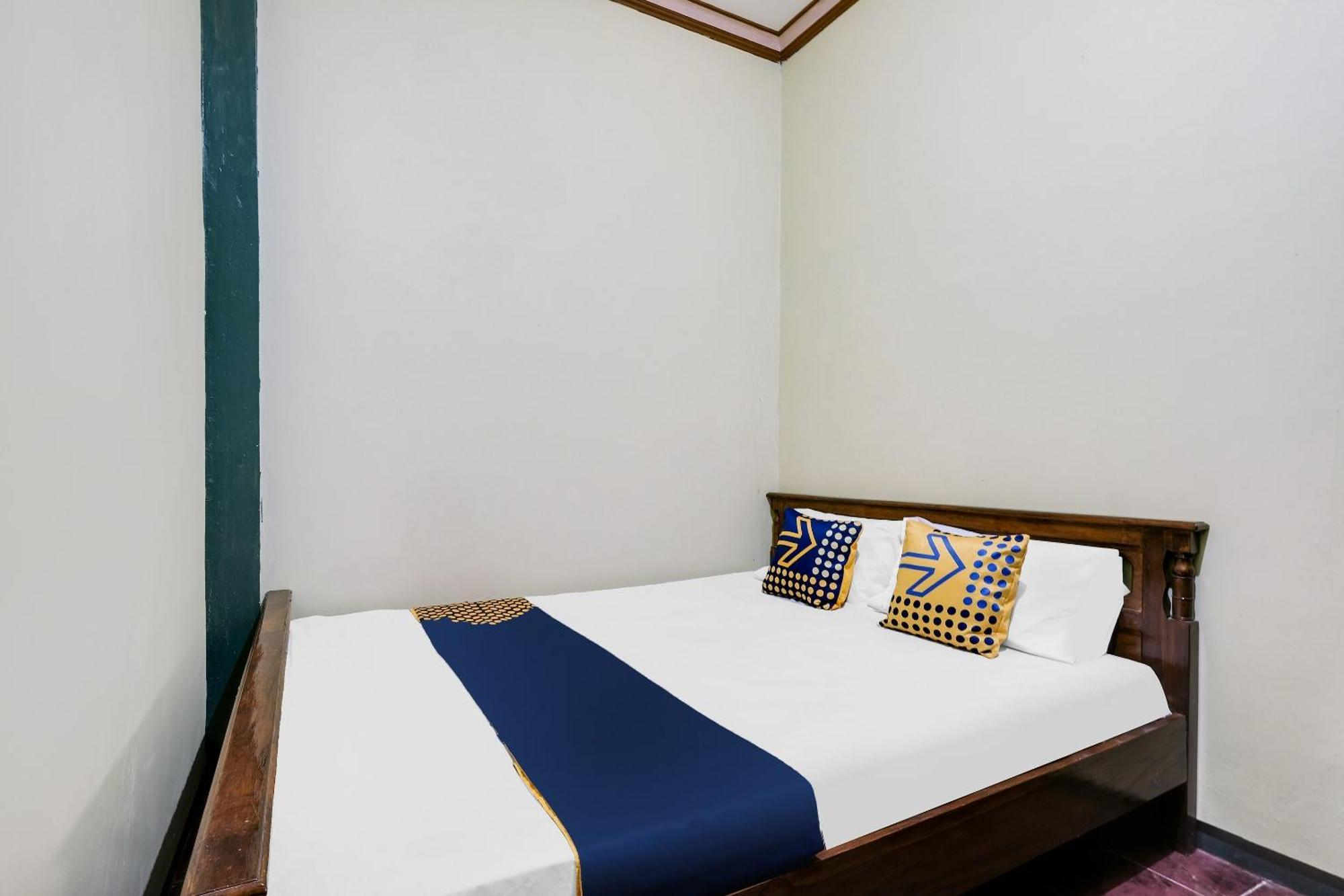 Spot On 92068 Pudja Kesuma Homestay Syariah Yogyakarta Esterno foto